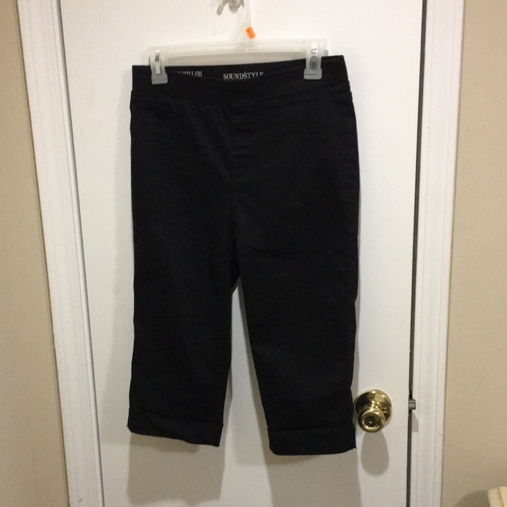Women's Stretchy Slim Fit Black Capri Pants "Lucy Pull On Skimmer"